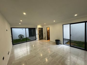 ¡Casa en Venta en Residencial 33, San Andrés Cholula, Puebla!