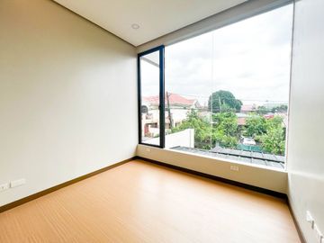 For Sale: Brand New 3 Bedroom House and Lot in Ireneville Village Parañaque