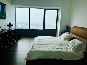 Bosque 6060 Hermoso Pent House en Venta