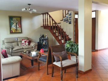 La Molina, Venta de Casa de AT:191M2 AC:294M2 a $280,000 en Calle Rio de la Plata MZFL1 Lote 10 Urb. Las Praderas de La MolinaLa Molina, Venta