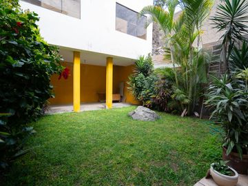 La Molina, Venta de Casa de AT:191M2 AC:294M2 a $280,000 en Calle Rio de la Plata MZFL1 Lote 10 Urb. Las Praderas de La MolinaLa Molina, Venta