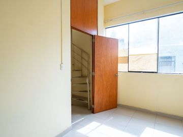 La Molina, Venta de Casa de AT:191M2 AC:294M2 a $280,000 en Calle Rio de la Plata MZFL1 Lote 10 Urb. Las Praderas de La MolinaLa Molina, Venta