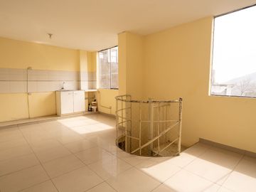 La Molina, Venta de Casa de AT:191M2 AC:294M2 a $280,000 en Calle Rio de la Plata MZFL1 Lote 10 Urb. Las Praderas de La MolinaLa Molina, Venta