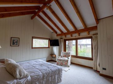 Se Vende Hermoso Predio de 230ha en Pucón cruzado por el río Carhuello y vista al Volcán Villarrica, Quetrupillán y Lanin
