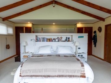 Se Vende Hermoso Predio de 230ha en Pucón cruzado por el río Carhuello y vista al Volcán Villarrica, Quetrupillán y Lanin