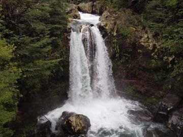 Se Vende Hermoso Predio de 230ha en Pucón cruzado por el río Carhuello y vista al Volcán Villarrica, Quetrupillán y Lanin