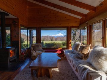 Se Vende Hermoso Predio de 230ha en Pucón cruzado por el río Carhuello y vista al Volcán Villarrica, Quetrupillán y Lanin