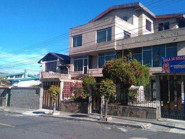Casa Rentera en Venta sector Supermaxi Plaza Norte