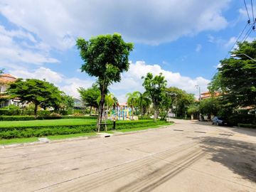 บ้านเดี่ยวสุดหรู ในราคาสุดคุ้ม!! ขาย! บ้านเดี่ยวหลังมุม ใกล้ส่วนกลาง หมู่บ้าน นาราสิริ สาทร-วงแหวนฯ สภาพดี สวย น่าอยู่ มีความเป็นส่วนตัว โครงการติดถนน