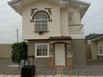 House for SALE Royal Palms Subdivision, Toledo Cebu