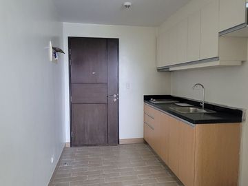 Studio Unit at One Madison Place Megaworld Iloilo