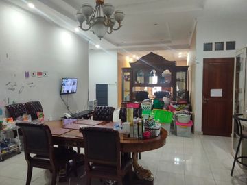 Dijual Rumah Murah Hitung Tanah di Kemang Timur Jakarta Selatan