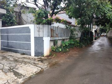 Dijual Rumah Murah Hitung Tanah di Kemang Timur Jakarta Selatan