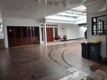 Dijual Rumah Murah Hitung Tanah di Kemang Timur Jakarta Selatan