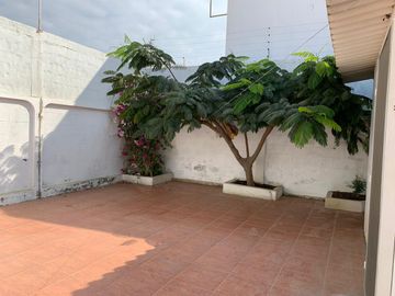 Salinas Vendo hermosa casa de 1 planta  (J Luna)