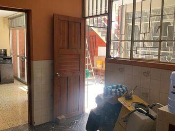VENDO CASA DE TRES PISOS  EN LA URB. MAGISTRAL - PIURA