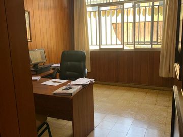 VENDO CASA DE TRES PISOS  EN LA URB. MAGISTRAL - PIURA