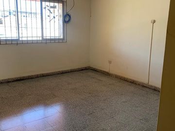 VENDO CASA DE TRES PISOS  EN LA URB. MAGISTRAL - PIURA