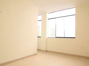 HERMOSA CASA DE ESTRENO CON PISCINA EN VENTA - URB. MIRAFLORES COUNTRY CLUB 1 - PIURA