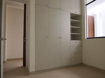 HERMOSA CASA DE ESTRENO CON PISCINA EN VENTA - URB. MIRAFLORES COUNTRY CLUB 1 - PIURA