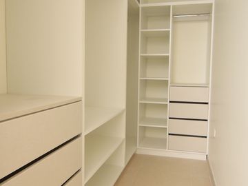 HERMOSA CASA DE ESTRENO CON PISCINA EN VENTA - URB. MIRAFLORES COUNTRY CLUB 1 - PIURA