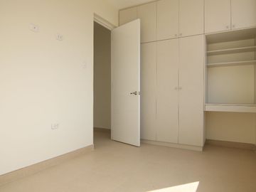 HERMOSA CASA DE ESTRENO CON PISCINA EN VENTA - URB. MIRAFLORES COUNTRY CLUB 1 - PIURA