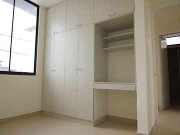 HERMOSA CASA DE ESTRENO CON PISCINA EN VENTA - URB. MIRAFLORES COUNTRY CLUB 1 - PIURA