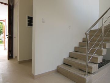 HERMOSA CASA DE ESTRENO CON PISCINA EN VENTA - URB. MIRAFLORES COUNTRY CLUB 1 - PIURA