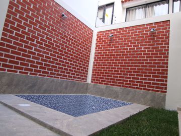 HERMOSA CASA DE ESTRENO CON PISCINA EN VENTA - URB. MIRAFLORES COUNTRY CLUB 1 - PIURA