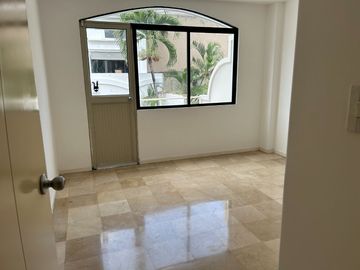 VENDO HERMOSA CASA EN LOS PARQUES