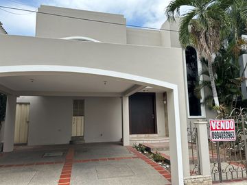 VENDO HERMOSA CASA EN LOS PARQUES