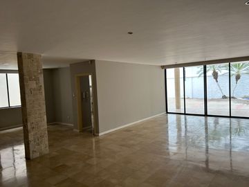 VENDO HERMOSA CASA EN LOS PARQUES