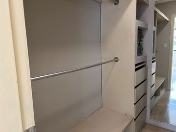 VENDO HERMOSA CASA EN LOS PARQUES