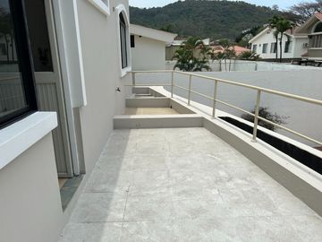 VENDO HERMOSA CASA EN LOS PARQUES