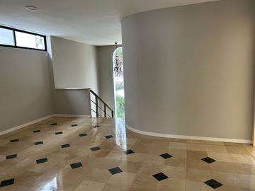 VENDO HERMOSA CASA EN LOS PARQUES