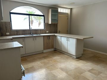 VENDO HERMOSA CASA EN LOS PARQUES