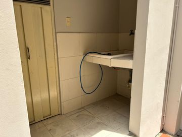 VENDO HERMOSA CASA EN LOS PARQUES