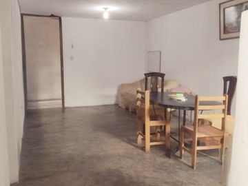OPORTUNIDAD !! Amplia Casa En Venta !!! A La Altura De La Cdra. 18 De Av. Gran Chimú