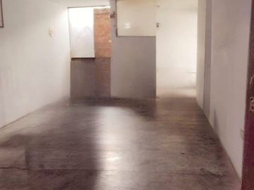 OPORTUNIDAD !! Amplia Casa En Venta !!! A La Altura De La Cdra. 18 De Av. Gran Chimú