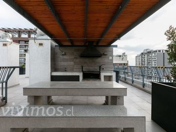 3 Dormitorios + 2 baños + Estacionamiento en Santiago Centro, Metro Santa Ana.