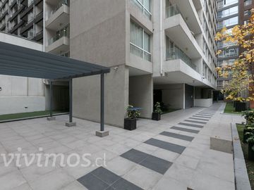 3 Dormitorios + 2 baños + Estacionamiento en Santiago Centro, Metro Santa Ana.