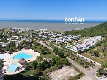 Apartamento en venta en Aguamarina Beach Resort