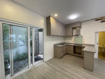 Townhouse in Apas, Lahug, Cebu City (Near IT Park)
