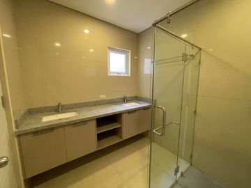 Townhouse in Apas, Lahug, Cebu City (Near IT Park)
