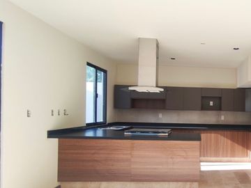 PRECIO DE PROMOCION VENTA DE CASA NUEVA EN  LOMAS 1A SECCION SLP