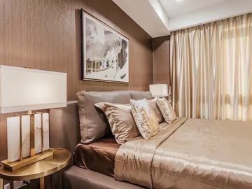 Duplex Penthouse Baan Ratprasong 4 beds 5 baths 1 maid room, 381 sqm.