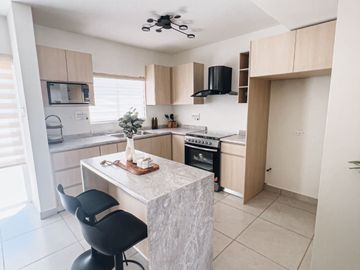 Venta Casa Calle María Lavalle atrás de las anitas NUEVA