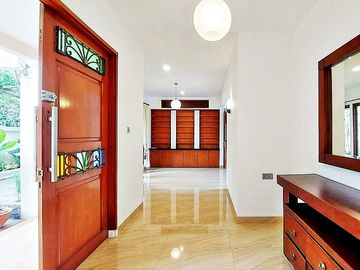 Dijual Rumah Dalam Komplek Elite Area Sekitar Patra Jakarta Selatan
