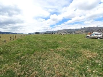 TERRENOS DE OPORTUNIDAD DE 5.400m2 EN EL CRUCE DE CUMBE
