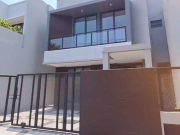 Rumah Baru Gress Lokasi Gayung Kebonsari Surabaya Selatan